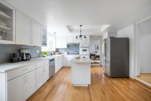 Black Oak By Avantstay Modern & Chic Santa Rosa Hideaway With Jacuzzi, Pool Table, & Fire Pit