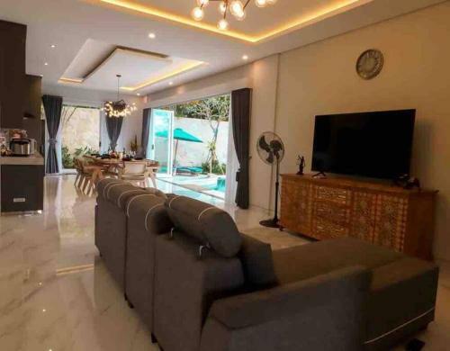 Luxury 5br Villa With Ocean, Mountain Ricefield Views