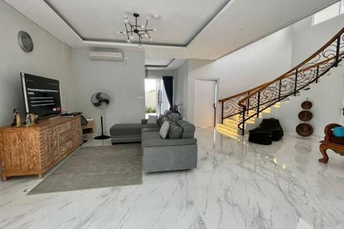 Luxury 5br Villa With Ocean, Mountain Ricefield Views
