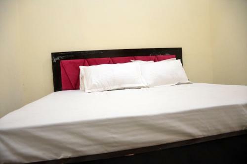 Oyo 90777 Hotel Neelkanth