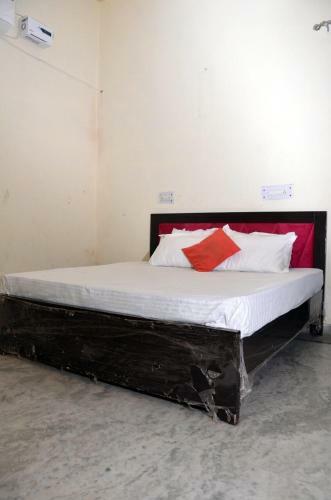 Oyo 90777 Hotel Neelkanth