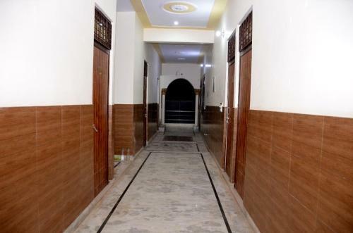 Oyo 90777 Hotel Neelkanth