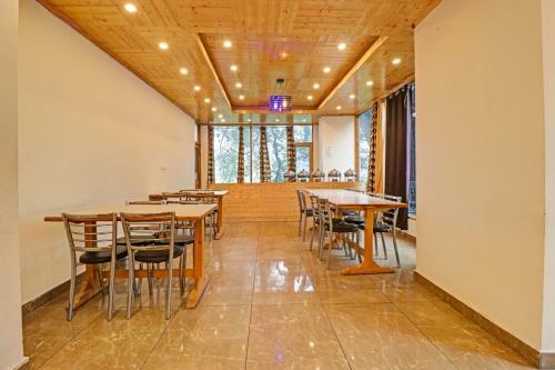 Hotel Capital O 91585 Himalayan Oak