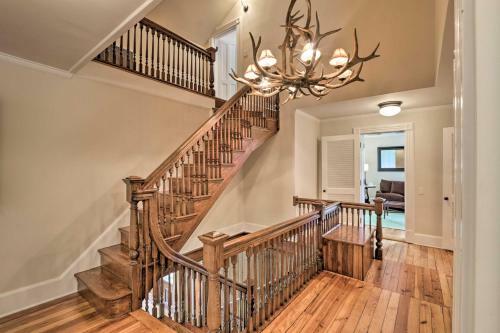 25-acre Luxury Lakefront Home With Deck And Fire Pit!