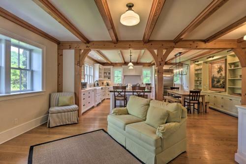 25-acre Luxury Lakefront Home With Deck And Fire Pit!
