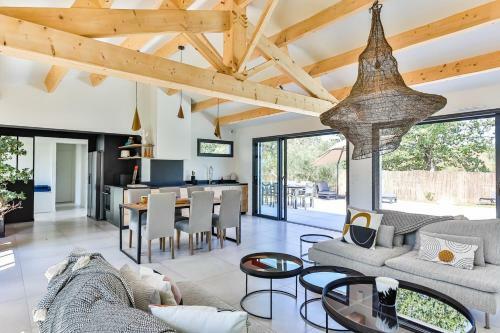 Tr�s Jolie Maison Familiale Avec Piscine