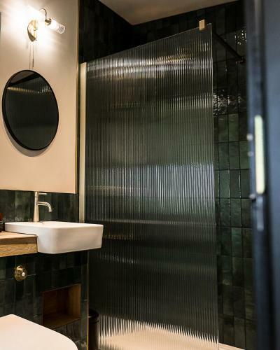 Villa Off The Track Getaway, Luxury Lodge