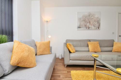 Canalview House - Elegant Spacious Coventry Home For Large Groups