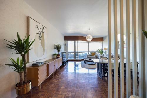Sublime Apartment Next To The Sea