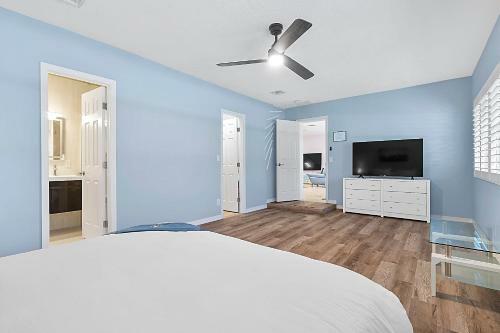 Renovated Quiet All King Bed Suites