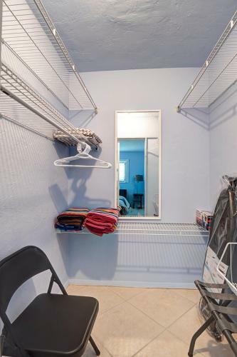 Renovated Quiet All King Bed Suites