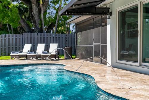 Waterfront - Luxury Villa W Heated Saltwater Pool