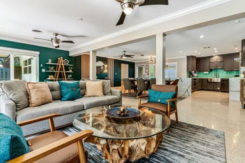 Waterfront - Luxury Villa W Heated Saltwater Pool