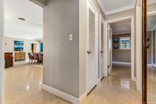 Waterfront - Luxury Villa W Heated Saltwater Pool