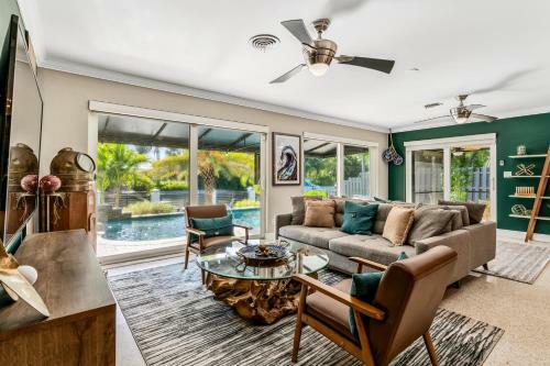 Waterfront - Luxury Villa W Heated Saltwater Pool