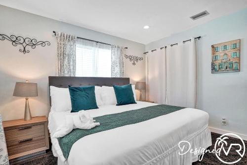 Modern 5br With Private Heated Pool