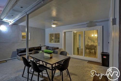 Modern 5br With Private Heated Pool
