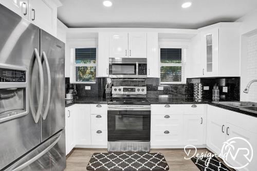 5 Br Newly Renovated With Heated Pool