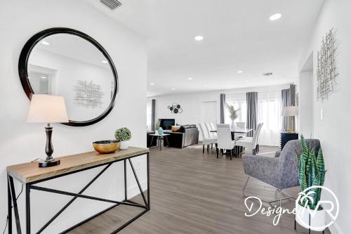 5 Br Newly Renovated With Heated Pool