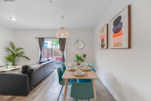 Amazing Townhouse 15 Minutes From The Beach
