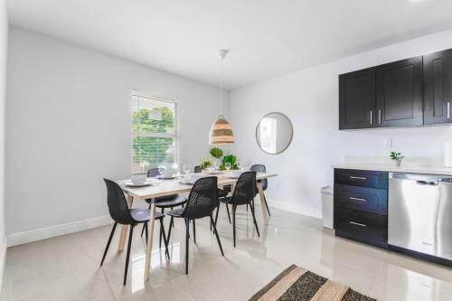 Amazing Duplex 3 Br/2 Bathrooms Close To Wynwood