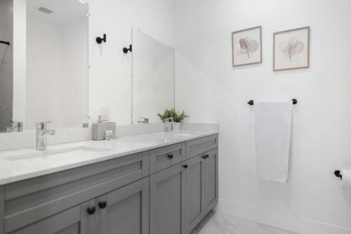 Spectacular 3 Bedrooms House, Spacious And Bright