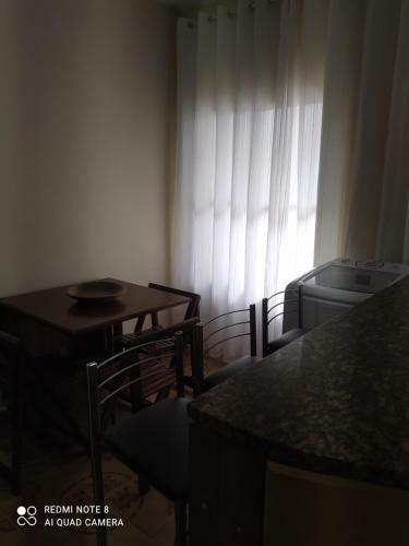 Apartamento Vila Tupi, 150 Metros Da Praia.