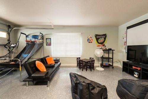 Spacious Home W/ Heated Pool, Game & Bunk Room!