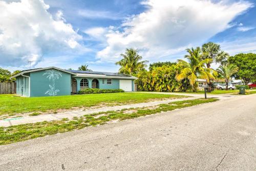 Sunny Tropical Landing Home With Private Pool