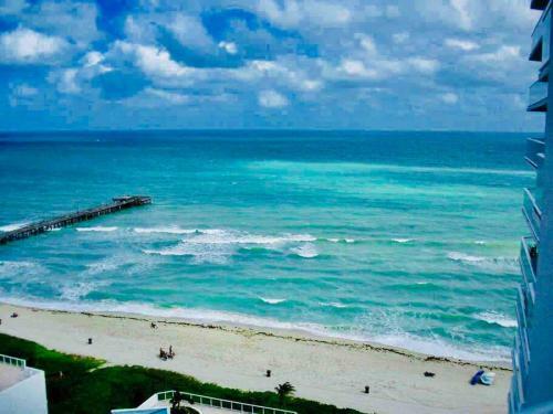 Apartamento Gorgeous Oceanfront Sunny Isles Beach Condo
