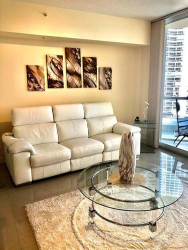 Apartamento Gorgeous Oceanfront Sunny Isles Beach Condo