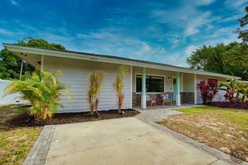 Peaceful, Gorgeous, Near Siesta Key, 3 Bed, 2 Bath