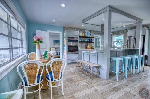 Peaceful, Gorgeous, Near Siesta Key, 3 Bed, 2 Bath