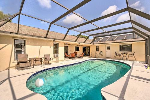 Lakeside Venice Home With Private Pool And Patio!
