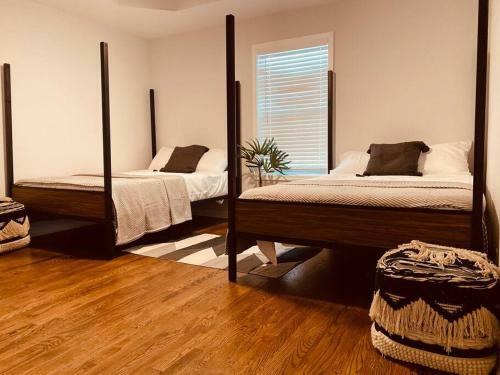 Cheerful 3bd/2ba Home W/parking, 20 Mins To Dwtn