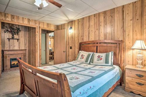 Dog-friendly Trinity Oaks Escape With Hot Tub