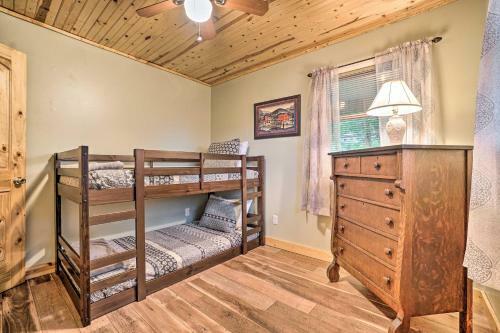 Dog-friendly Trinity Oaks Escape With Hot Tub