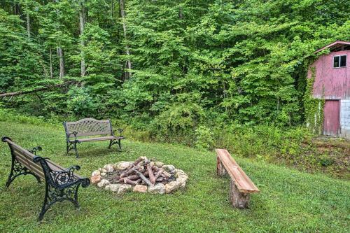 Dog-friendly Trinity Oaks Escape With Hot Tub