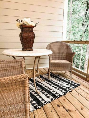 New Riverfront 3 Bedroom Cabin Near Jackson Lake