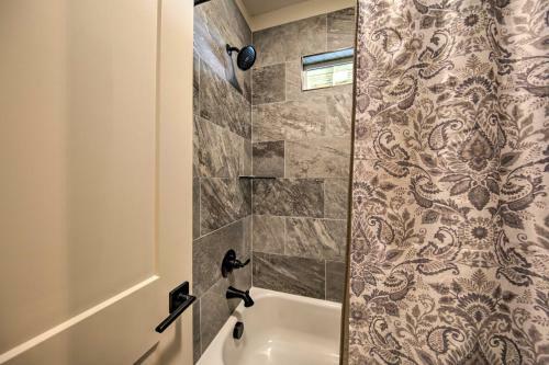 Charming Ellijay Escape Hot Tub And Game Room