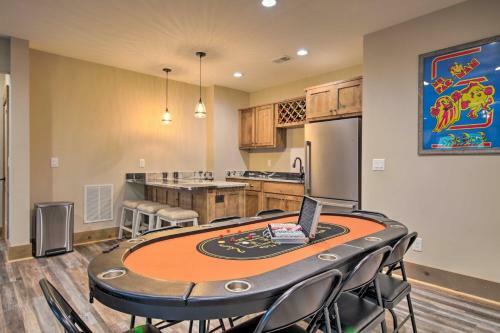 Charming Ellijay Escape Hot Tub And Game Room