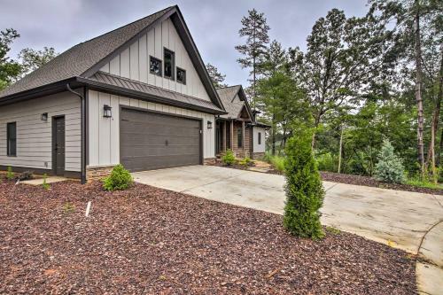 Charming Ellijay Escape Hot Tub And Game Room