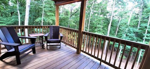 Hoot Owl Cottage - Hot Tub!