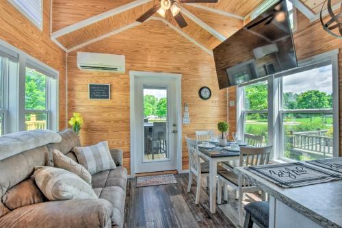 Lakeside Tiny Home Retreat With Pool And Hot Tub