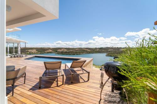 Arrifana Lake House // Premium Views