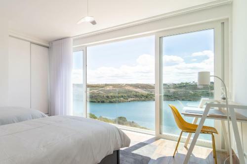 Arrifana Lake House // Premium Views