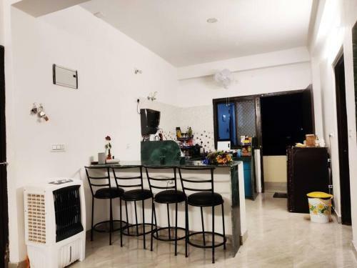 Apartamento Private Room In Ticana 2bhk
