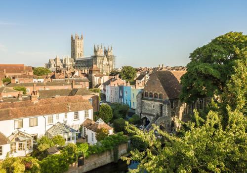 Canterbury Holiday Apartment Sleeps 6