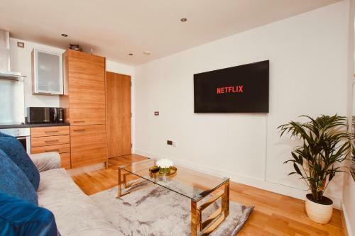 Apartamento King Deluxe City Apt Large Balcony& Free Parking!