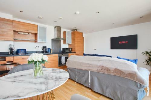 Apartamento King Deluxe City Apt Large Balcony& Free Parking!
